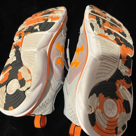 Under Armour Asert boys running sneaker - Picture 3 of 6